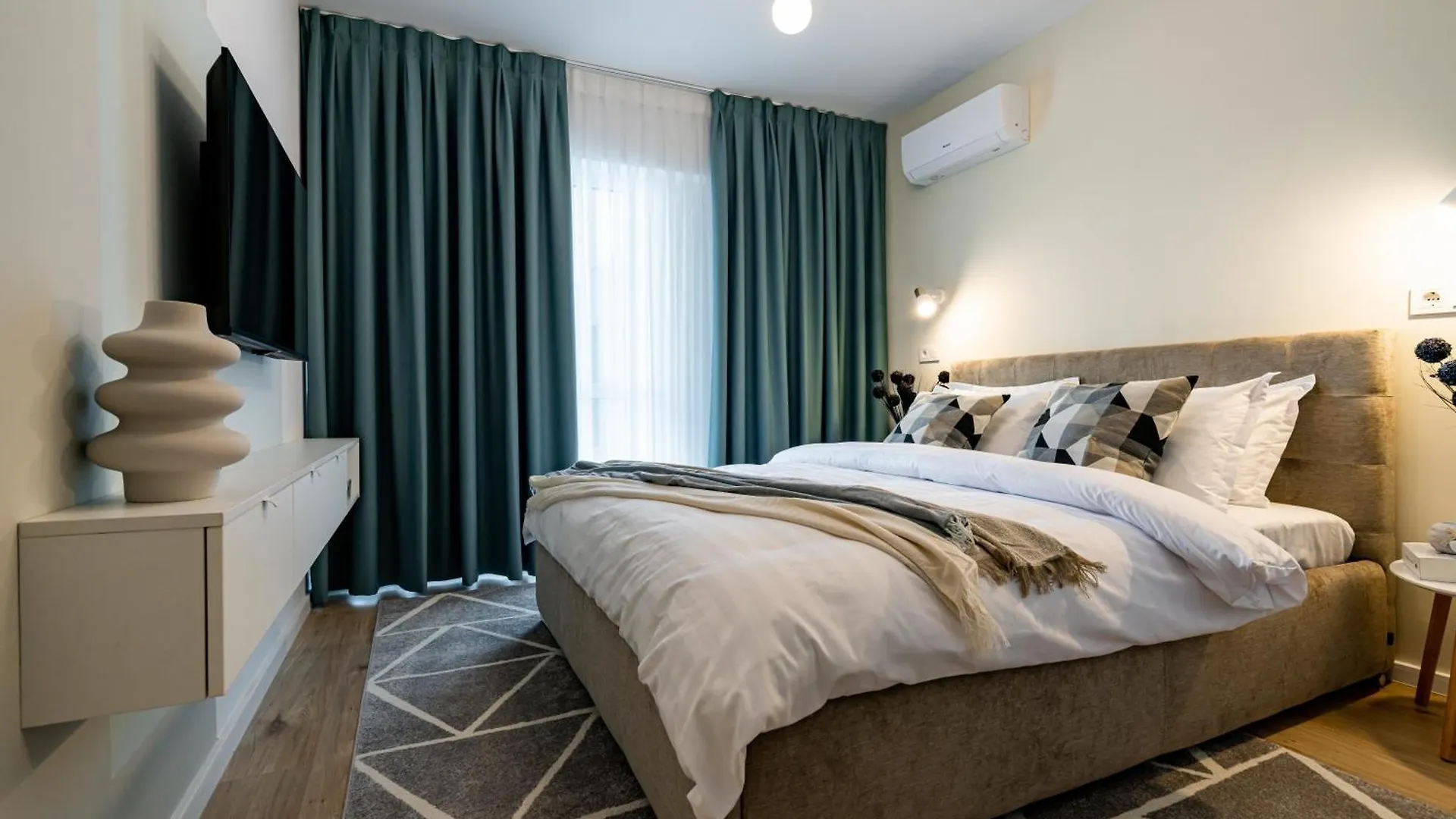 Ultra High-End Apartments - Prime Location In Floreasca بوخارست